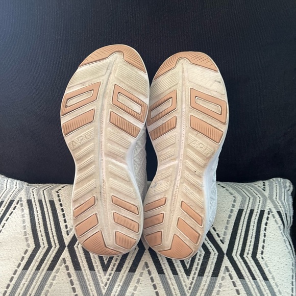 APL" TechLoom Phantom Athletic Propulsion Labs-White & Cream - Picture 7 of 13